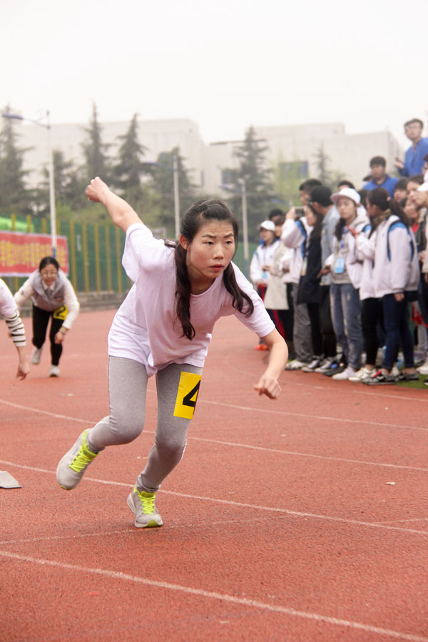 放手一搏——女子起跑.JPG